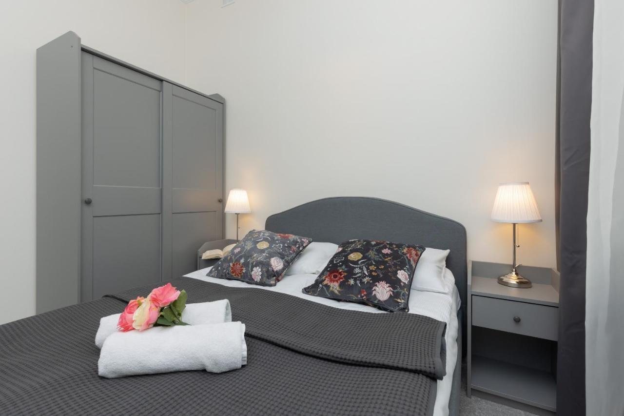 Warszawa Ochota Modern Apartment For Families By Noclegi Renters Kültér fotó